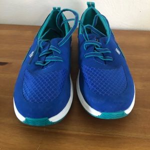 Women’s Sperry Sneakers
US Women’s Size 8